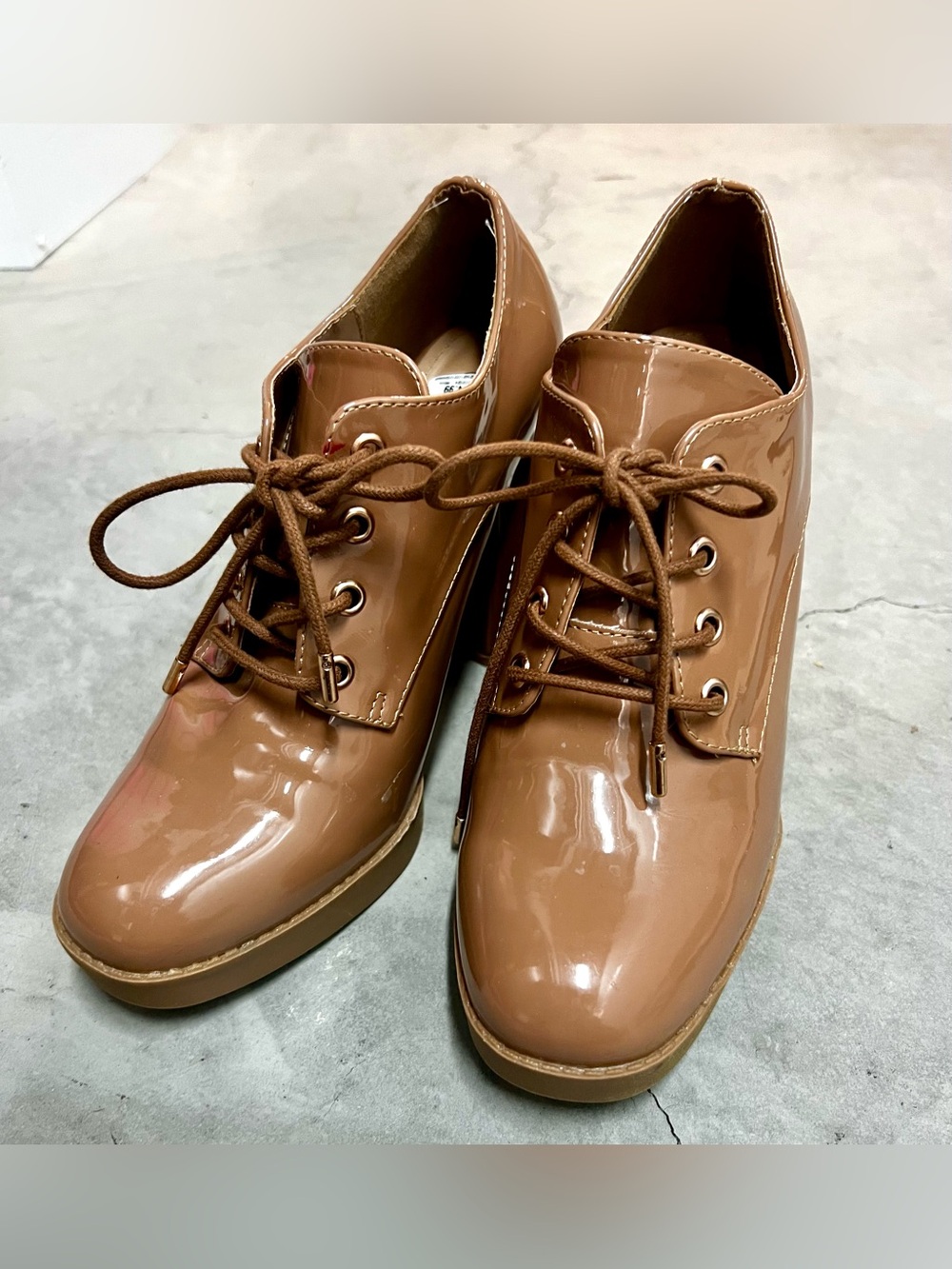 Versona Brown Patent Lace-Up Platform Oxfords